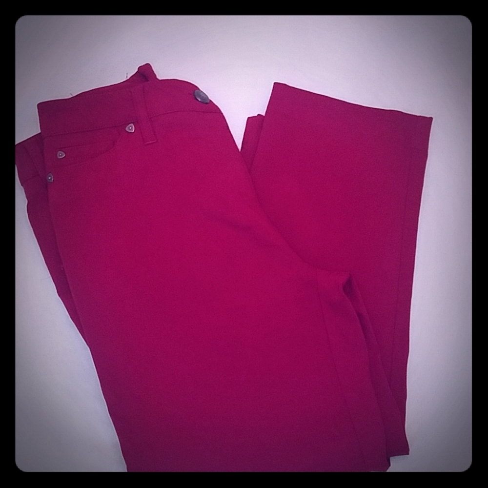New Directions red ankle cropped pants size 6